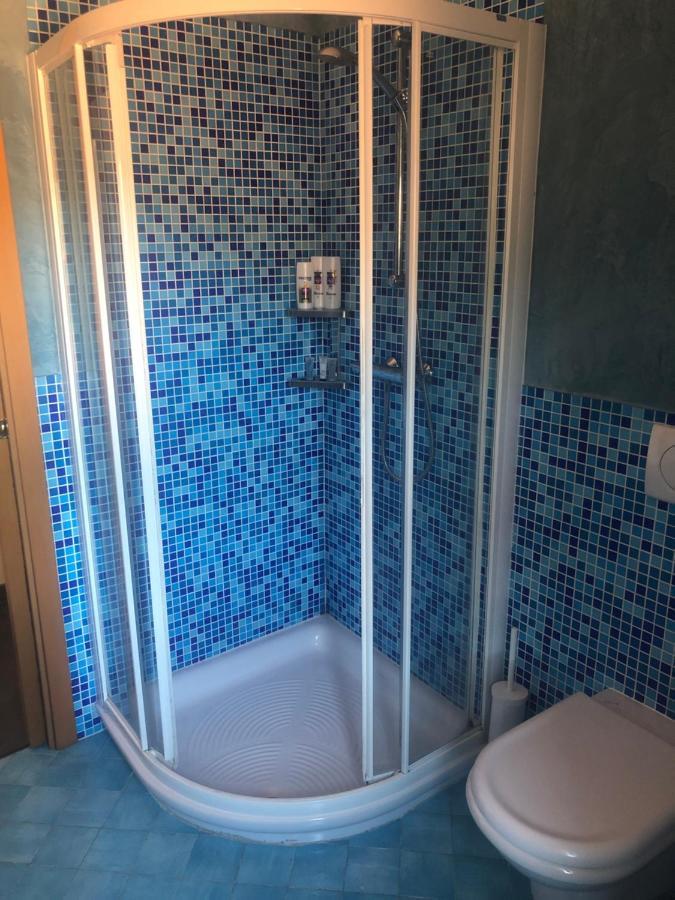 Mezzegra Ficarra Apartments מראה חיצוני תמונה